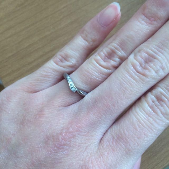 【俄(にわか)の口コミ】 私は細めの指輪がよく、旦那は太めの指輪を希望しており、さらに結婚指輪…
