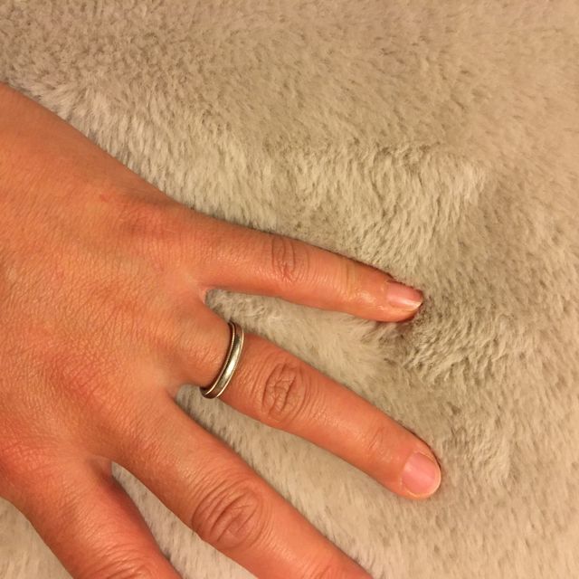 【ティファニー(Tiffany & Co.)の口コミ】 シンプルであきのこないデザインと定番で出ている形という事でこちらにし…