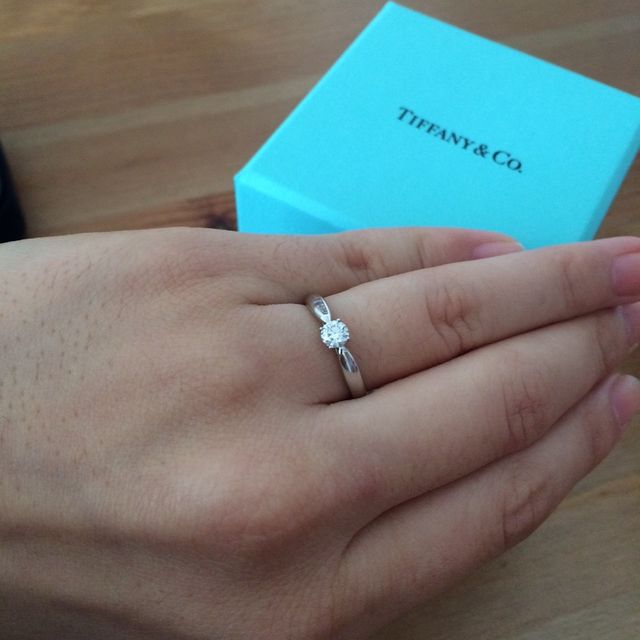 【ティファニー(Tiffany & Co.)の口コミ】 一生に一度の婚約指輪なので、自分の思い描いていた理想の形が欲しいなと…