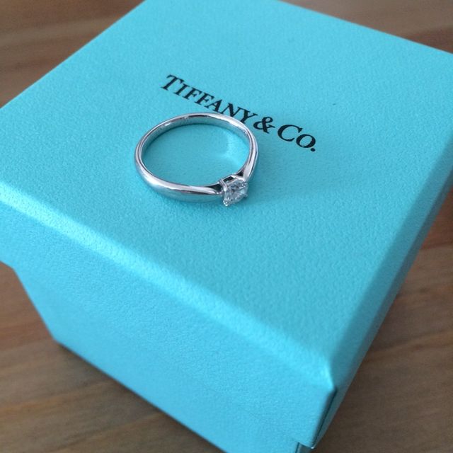 【ティファニー(Tiffany & Co.)の口コミ】 一生に一度の婚約指輪なので、自分の思い描いていた理想の形が欲しいなと…