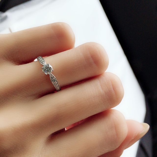 【ティファニー(Tiffany & Co.)の口コミ】 昔からティファニーに憧れがあったので、1度2人で見に行ったことがあり好…