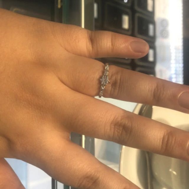 【GALA JEWELRY(ガラジュエリー)の口コミ】 見た目の豪華さ、個性的なデザインと比べて価格がそれほど高くないのでコ…