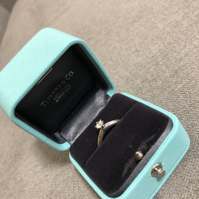 【ティファニー(Tiffany & Co.)の口コミ】 まず、ブランドインパクトとして、憧れのティファニーだったこと。
結婚が…