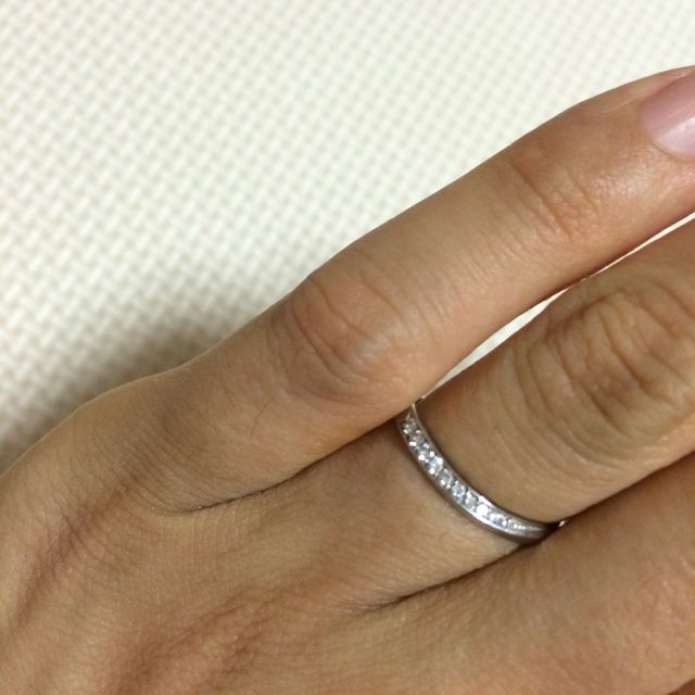 【4℃ BRIDAL(ヨンドシーブライダル)の口コミ】 まずは内側にミッキーの刻印がある事が一番の決め手でした。
主人も私もデ…