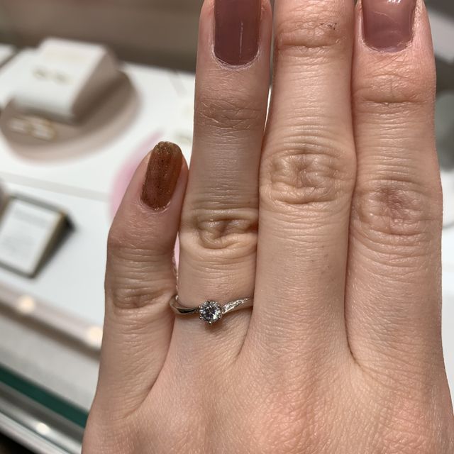 【アイプリモ(I-PRIMO)の口コミ】 ウェーブタイプ、縁にもダイヤが付いたもの、リングの縁が太くないものを…