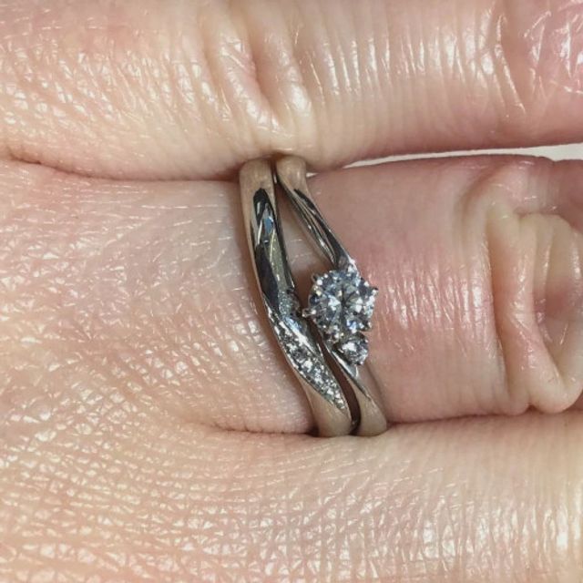 【TRECENTI(トレセンテ)の口コミ】 婚約指輪、結婚指輪ともにオシャレなデザインで素敵ですが、婚約指輪の方…