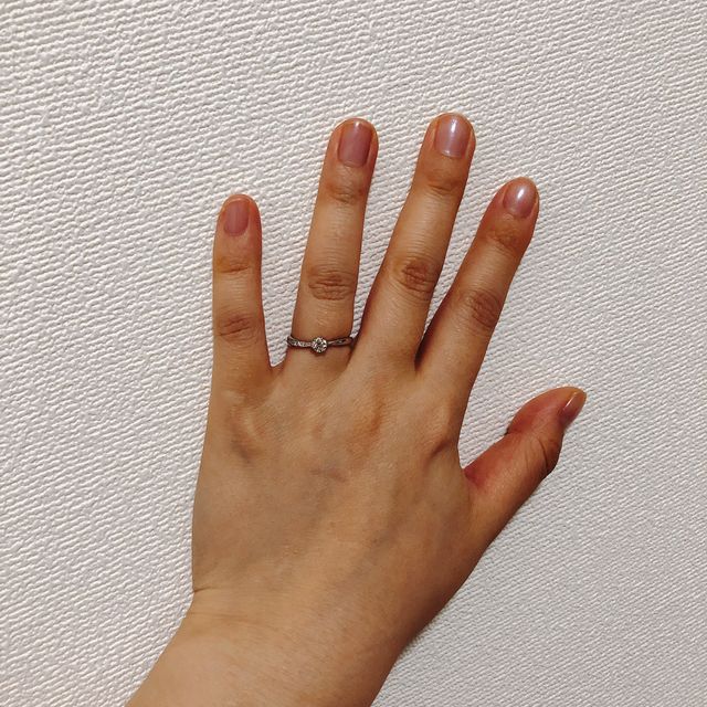 【BIJOUPIKO(ビジュピコ)の口コミ】 真ん中のダイヤモンドに加え、アシンメトリーで施されている細かなダイヤ…