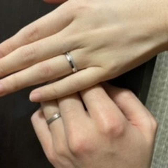 【銀座ダイヤモンドシライシの口コミ】 一ヶ月かけてほとんどの大手結婚指輪の店舗を見学しました(笑)
その中で一…