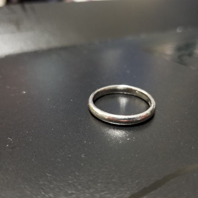 【銀座ダイヤモンドシライシの口コミ】 結婚指輪という人生において長く使うものなので、時代に左右されないシン…