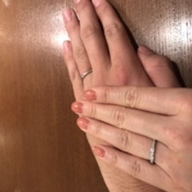 【TRECENTI(トレセンテ)の口コミ】 エタニティだけど真ん中のダイヤが大きく
横からも見えてとっても素敵です…