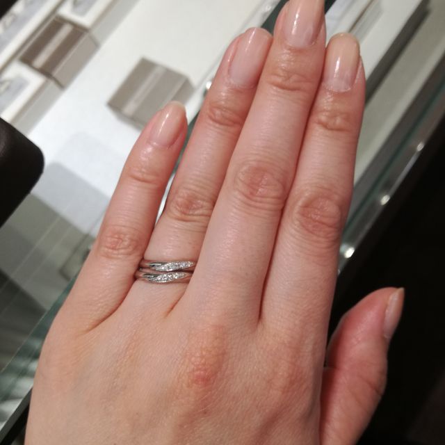 【アイプリモ(I-PRIMO)の口コミ】 ウェーブのかたちなのでとても手になじみます。つけ心地もぴったりとフィ…