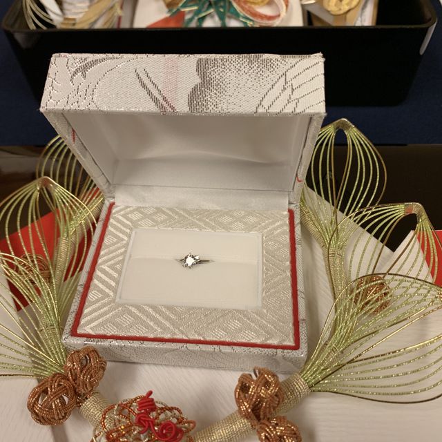 【カオキ　ダイヤモンド専門卸直営店の口コミ】 デザインは彼女と満足のいくものが見つかるまで、数十回と試着をしました…