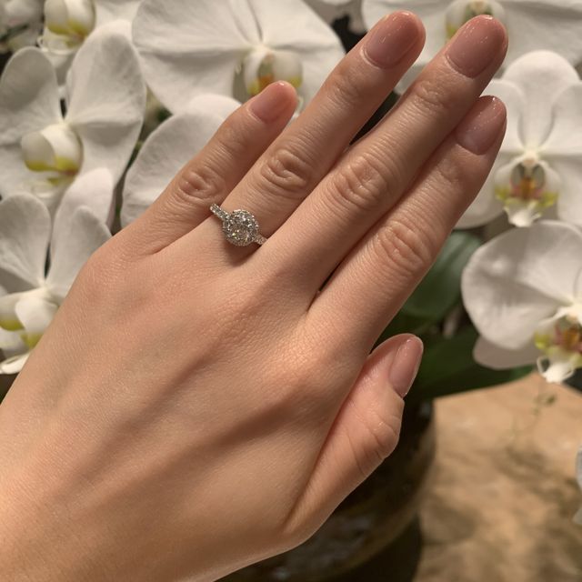 【グラフ(GRAFF)の口コミ】 店舗で予算を伝えたところ、DカラーでGIA評価もトリプルエクセレントのダ…