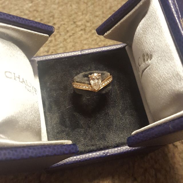 【ショーメ(CHAUMET)の口コミ】 CHAUMETの代表作、ジョゼフィーヌコレクション。
ティアラをモチーフにし…