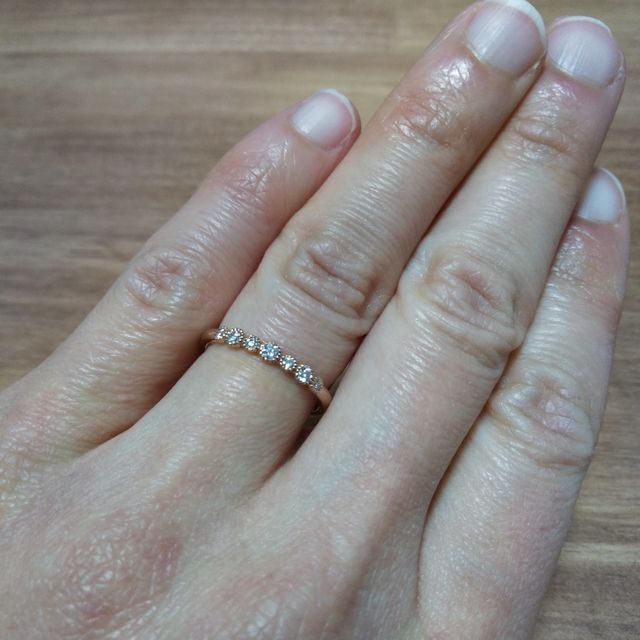 【BIJOUPIKO(ビジュピコ)の口コミ】 結婚指輪と重ねづけしたくて、婚約指輪にはエタニティリングのデザインを…