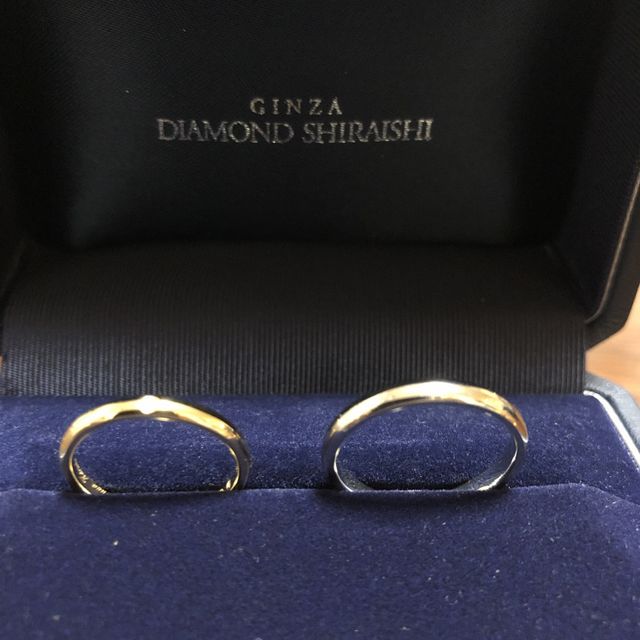 【銀座ダイヤモンドシライシの口コミ】 指輪の知識も無いままカタログを見てイメージでお店に行きました。
実際に…