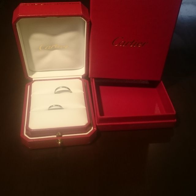 【カルティエ(Cartier)の口コミ】 カルティエならではの上品さと飽きのこないデザインにひかれました。たく…
