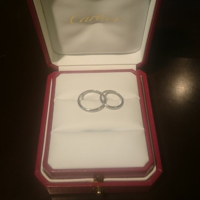 【カルティエ(Cartier)の口コミ】 カルティエならではの上品さと飽きのこないデザインにひかれました。たく…