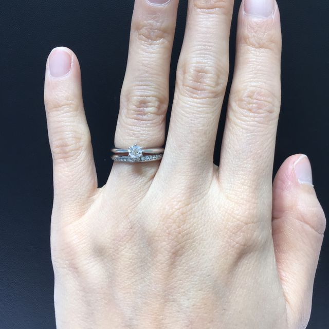 【4℃ BRIDAL(ヨンドシーブライダル)の口コミ】 デザイン、つけ心地ともに良かったです(^^)
種類がとても豊富でシンプルな…