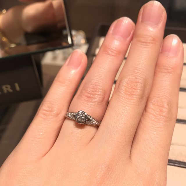 【ブルガリ(BVLGARI)の口コミ】 ダイヤが大きく見えるデザインで、友達や知り合いと被らないデザインにし…