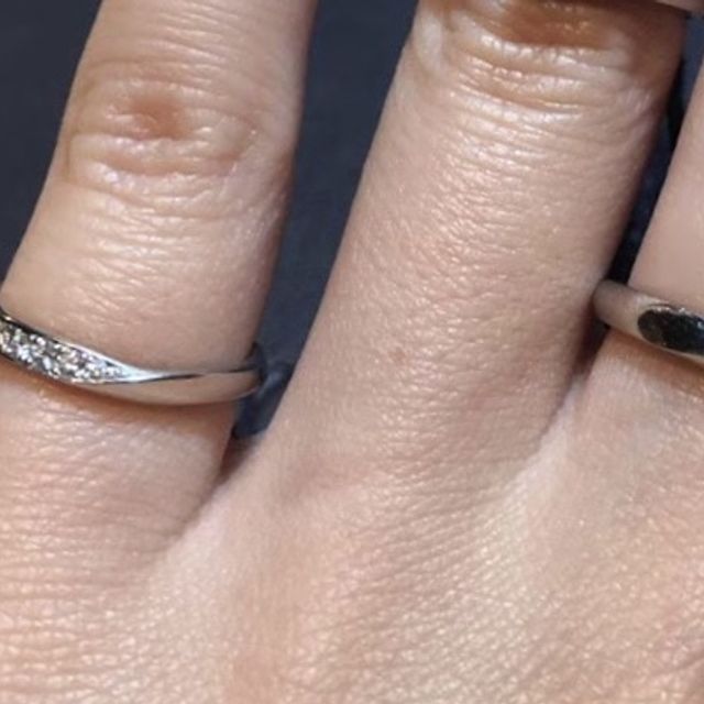 【ROYAL ASSCHER(ロイヤル・アッシャー)の口コミ】 小指についているものが私用、中指につけているものが主人用です。主人が…