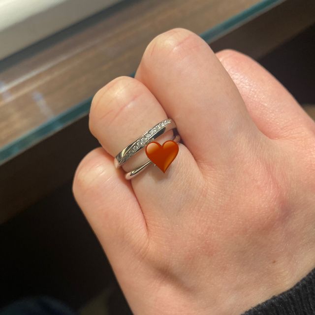 【LUCIE(ルシエ)の口コミ】 ストレートラインでダイヤが多く入っています
細すぎないラインで普段使い…