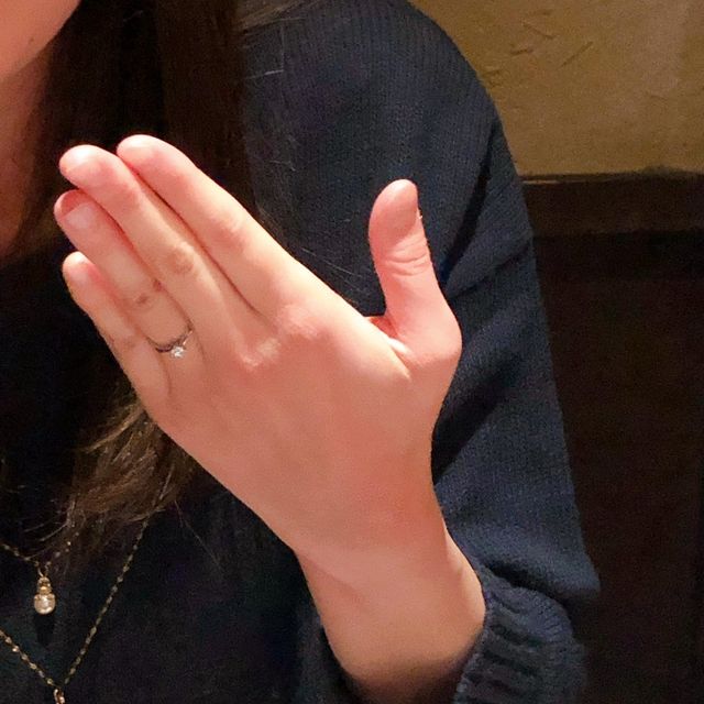 【エクセルコダイヤモンド(EXELCO DIAMOND)の口コミ】 鳥の翼がダイヤモンドを抱えているのをイメージしたようなデザインで鳥を…