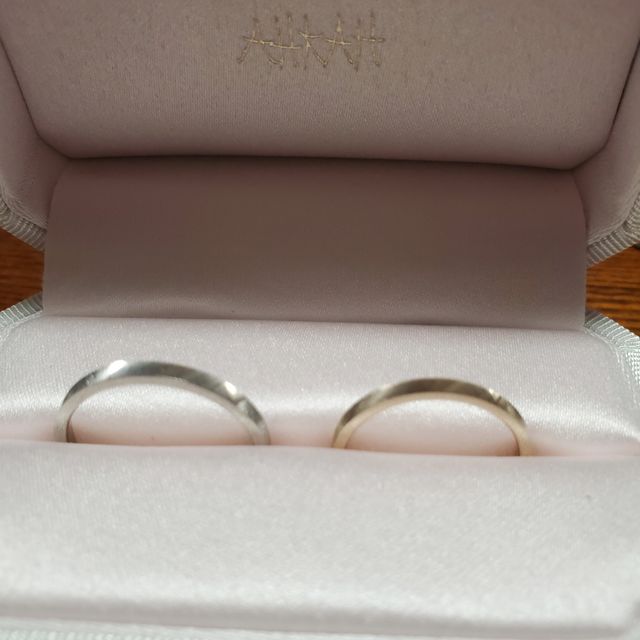 【AHKAH(アーカー)の口コミ】 シンプルだけど安っぽさがなくて、ダイヤモンドなどは使ってないのにしっ…