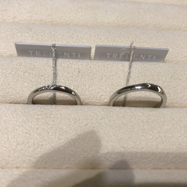 【TRECENTI(トレセンテ)の口コミ】 ストレートのデザイン、かつダイヤの数も多すぎず、少なすぎずでバランス…