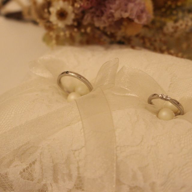 【エクセルコダイヤモンド(EXELCO DIAMOND)の口コミ】 自分の指が太くて短いのがコンプレックスだったため、絞りのあるデザイン…