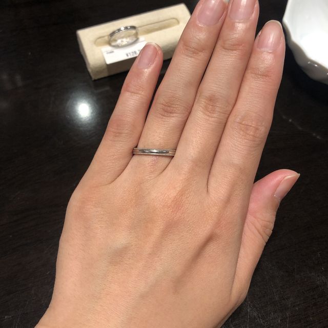 【ケイウノ ブライダル(K.UNO BRIDAL)の口コミ】 フルオーダーのお店なので、写真で試着しているリングはベースをどんな感…