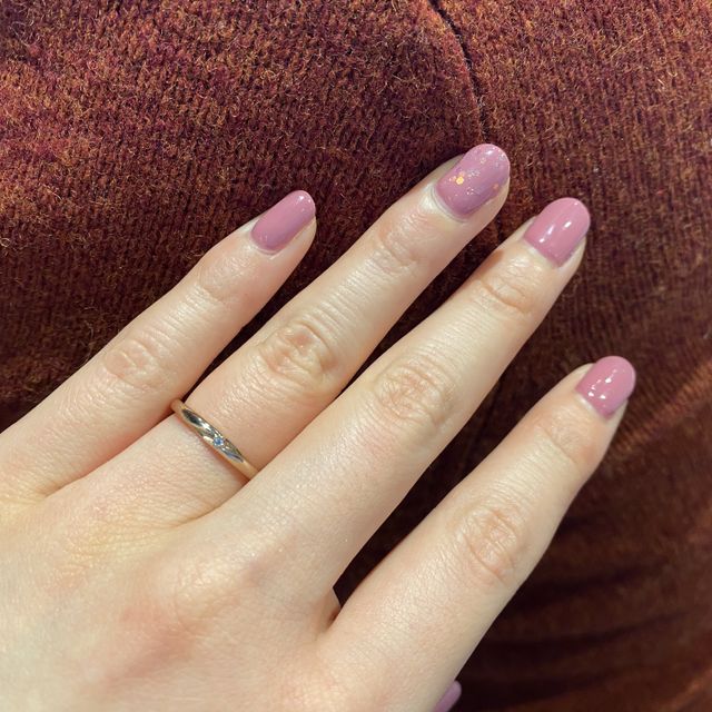 【RosettE(ロゼット)の口コミ】 少し太めのリングにぽつっと一粒のダイヤが可愛かったです。
シンプルなの…