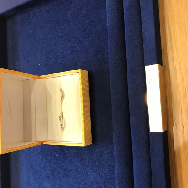 【ケイウノ ブライダル(K.UNO BRIDAL)の口コミ】 ネットで結婚指輪を調べていたら、ケイ・ウノの指輪を見て一目惚れしまし…