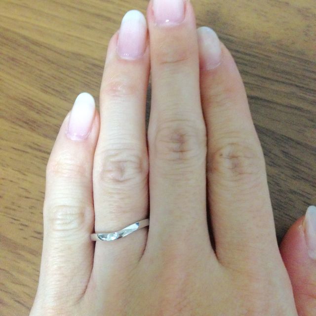 【カルティエ(Cartier)の口コミ】 これから長くつけるものなのでシンプルでいい指輪を探していました。
カー…