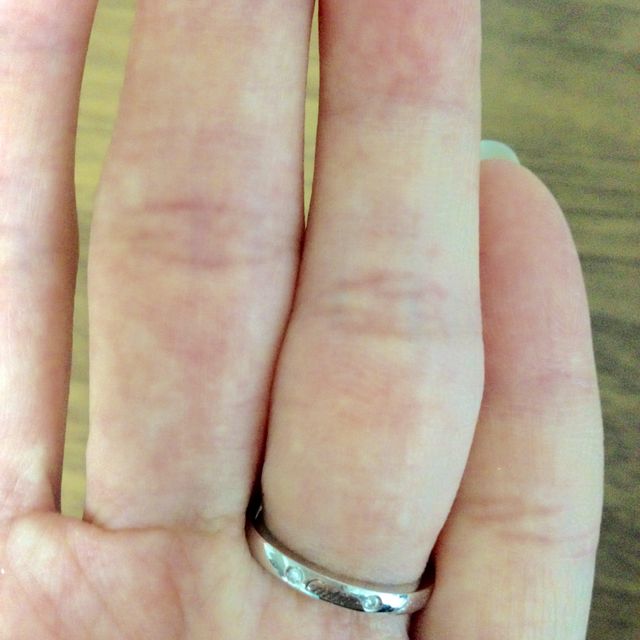 【カルティエ(Cartier)の口コミ】 これから長くつけるものなのでシンプルでいい指輪を探していました。
カー…