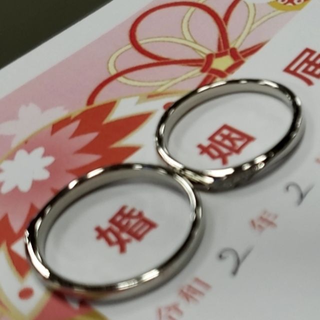 【銀座ダイヤモンドシライシの口コミ】 ダイヤ無しはシンプルすぎて寂しく、折角ダイヤの専門店なので少しだけダ…