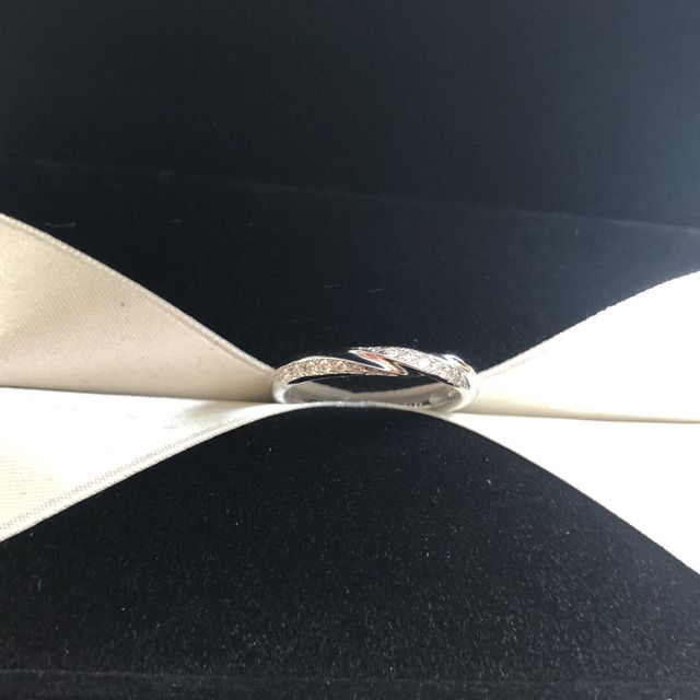 【エクセルコダイヤモンド(EXELCO DIAMOND)の口コミ】 上昇しながら永遠につながっていく二人の幸運を表現しているという指輪に…