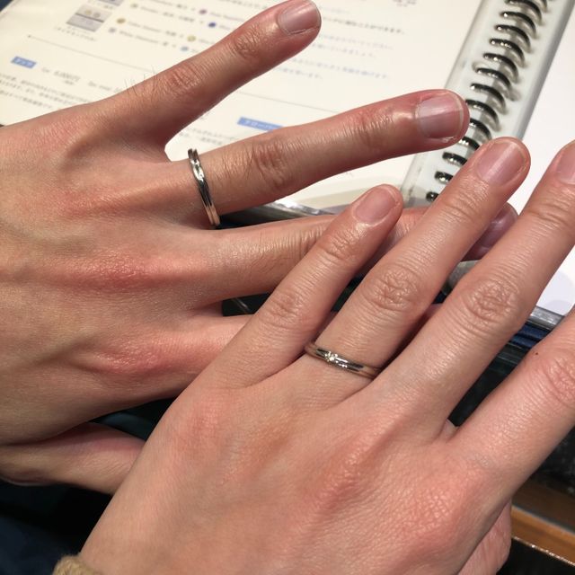 【銀座ダイヤモンドシライシの口コミ】 シンプルで、普段つけやすいデザイン。
本当は他のブランドで購入しようと…