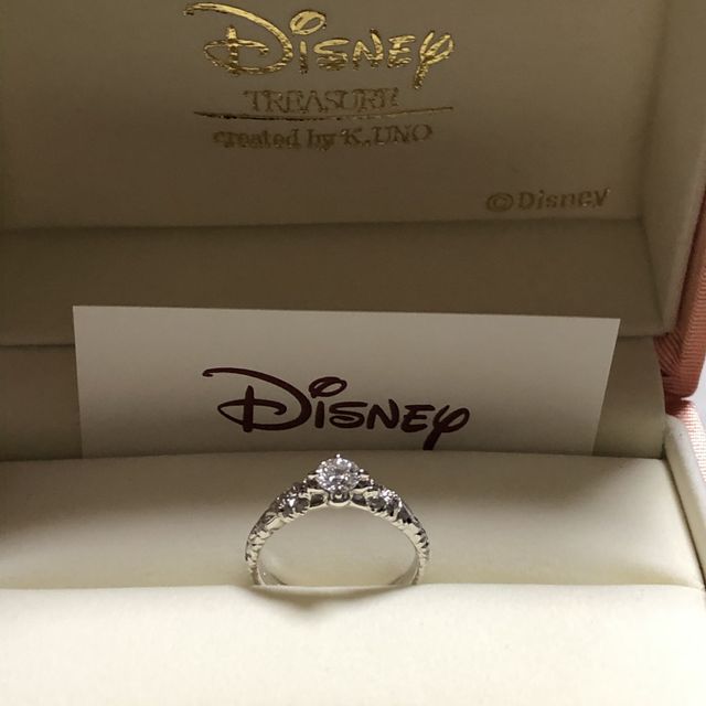 【ケイウノ ブライダル(K.UNO BRIDAL)の口コミ】 わたしが、ディズニーのスティッチが大好きであり、指輪はディズニーにし…