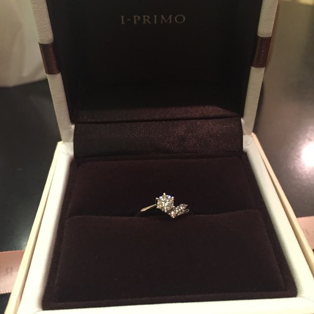 【アイプリモ(I-PRIMO)の口コミ】 流れ星のようなメレダイヤのデザインと、ミルククラウンのように蕩けてし…