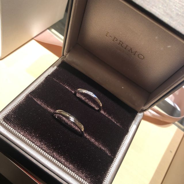 【アイプリモ(I-PRIMO)の口コミ】 価格と好みのデザインを言うとスタッフの方がそれに沿って指輪を見せてく…