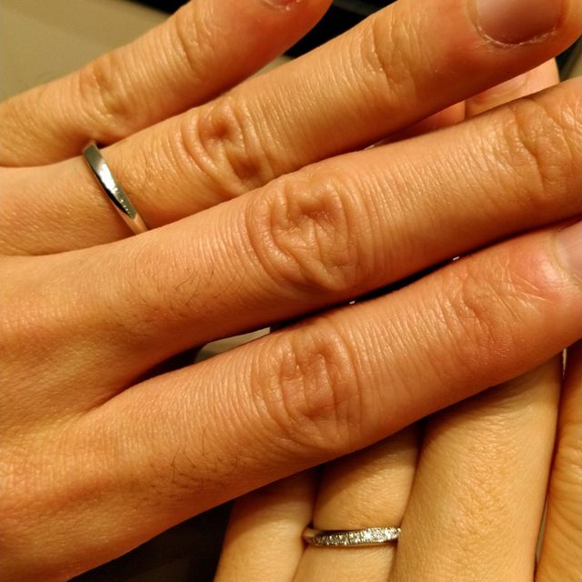 【4℃ BRIDAL(ヨンドシーブライダル)の口コミ】 ピュアプラチナ(プラチナ999)でプラチナの純度がとても高いですが、特別な…