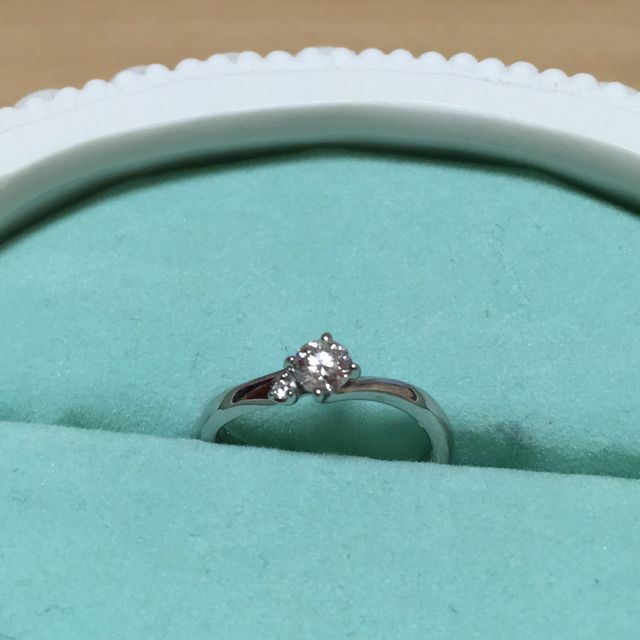 【Disney Cinderella(ディズニー シンデレラ)の口コミ】 結婚を決めた時から婚約指輪は絶対にディズニーのシンデレラにしようと思…