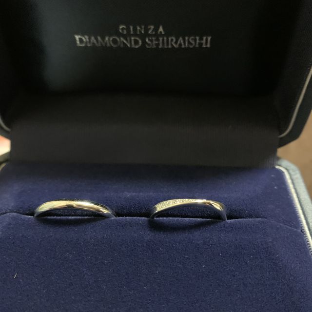 【銀座ダイヤモンドシライシの口コミ】 指輪を着けた時のフィット感が他よりも1番良く、びびっときました！店員さ…