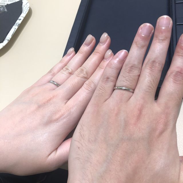 【ROYAL ASSCHER(ロイヤル・アッシャー)の口コミ】 ストレートの飽きのこないシンプルなデザインを希望で指輪を探してました…