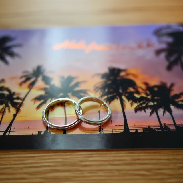 【ティファニー(Tiffany & Co.)の口コミ】 デザインは長年使う物なので、シンプル重視で女性用はダイヤがひとつ、男…