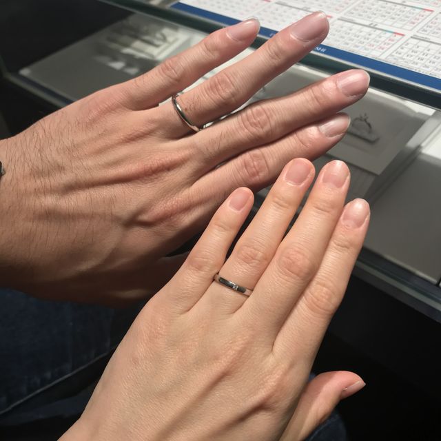 【エクセルコダイヤモンド(EXELCO DIAMOND)の口コミ】 少し太さはあるがしっかりとした作りになっていた。
こちらのブランドは女…