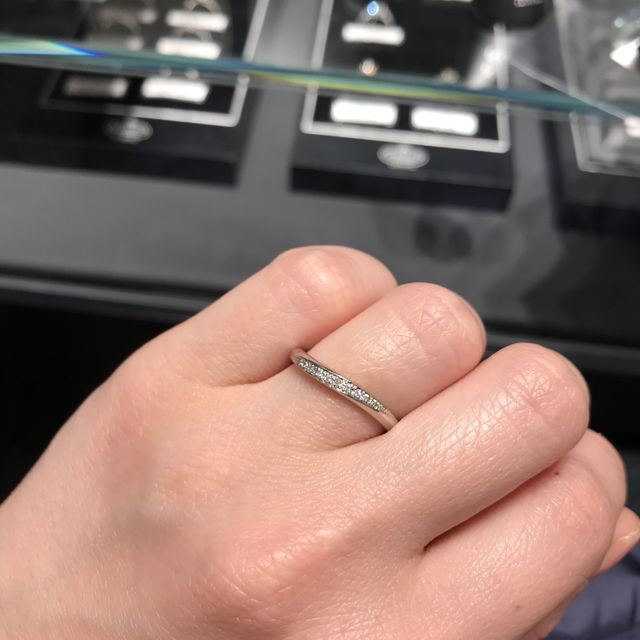 【エクセルコダイヤモンド(EXELCO DIAMOND)の口コミ】 スラッとしたラインが好きで、こちらを試着させていただきました。ただす…