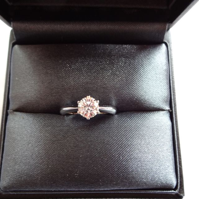 【ラザール ダイヤモンド(LAZARE DIAMOND)の口コミ】 ダイヤモンドの輝きが一番の決め手です。ティファニー、カルティエ、デビ…