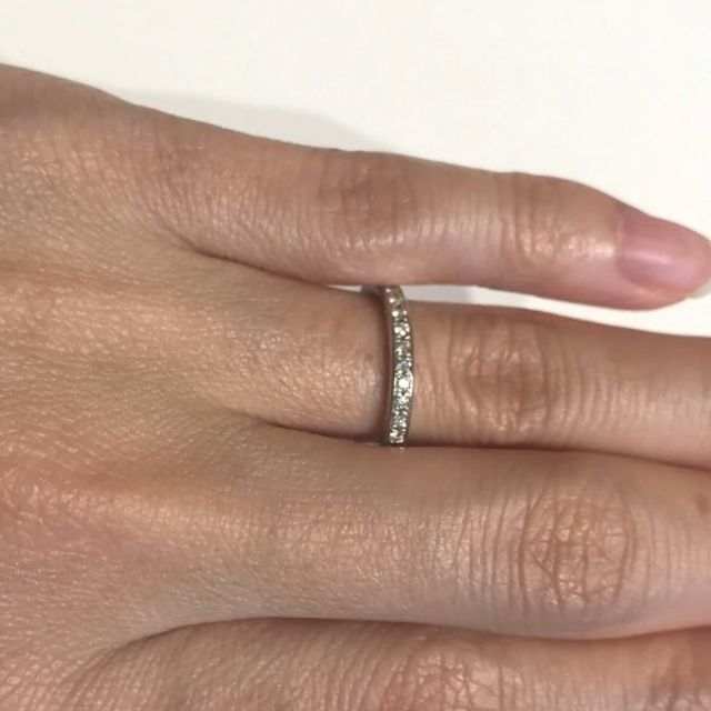 【BRILLIANCE+(ブリリアンスプラス)の口コミ】 すでに持っている婚約指輪との重ね付けを意識して選んでいきました。全体…